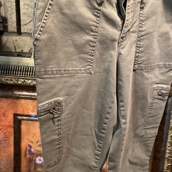 CAPRIS - Picture 2 of 7